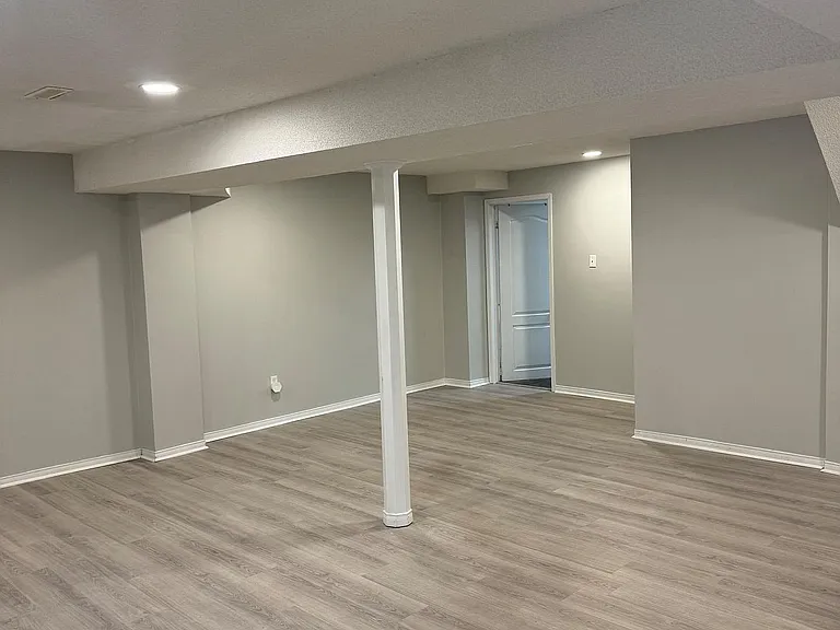 7355 Aldergrove Ct — Photo 6
