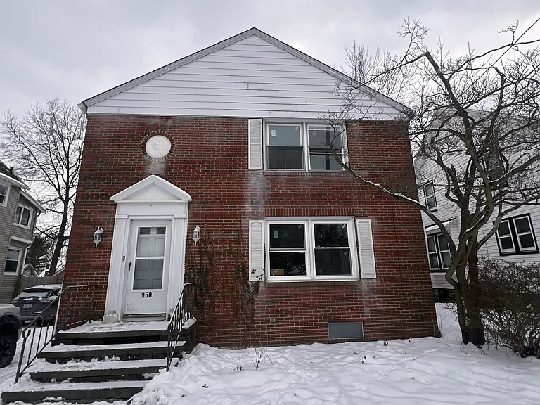 960 Amelia Ave #A — Photo 1