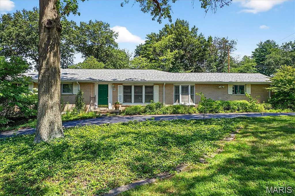 9801 Warington Sq photo 1