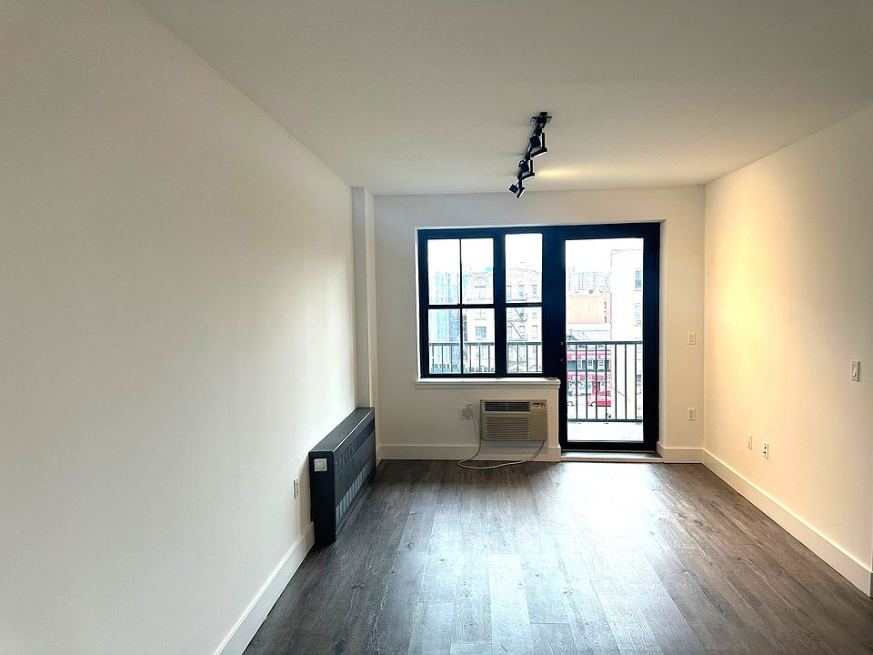 1st image of 11 Cooper St #4B