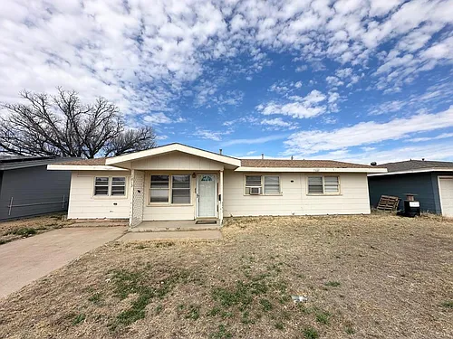 1813 Petroleum Dr Photo 1
