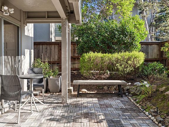 2nd image of 320 Via Casitas APT 109