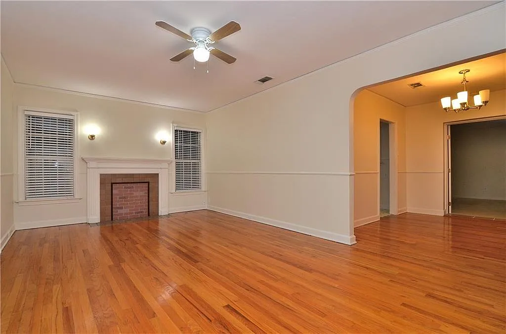 3 bed, 1305 sqft, $1,895 — Photo 3
