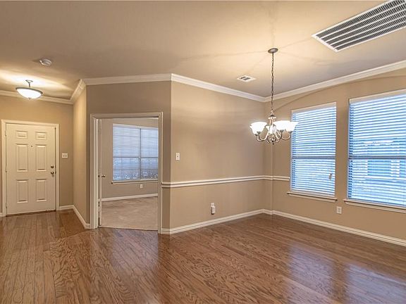 5th image of 559 Sawyer Dr