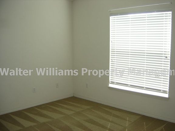5th image of 27 Bishop Ln