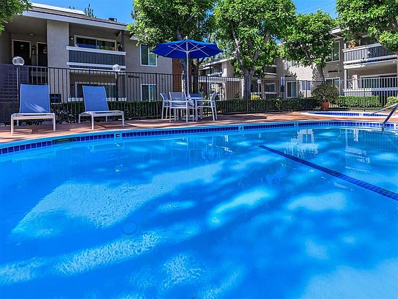 5th image of 818 N Campus Ave APT 7