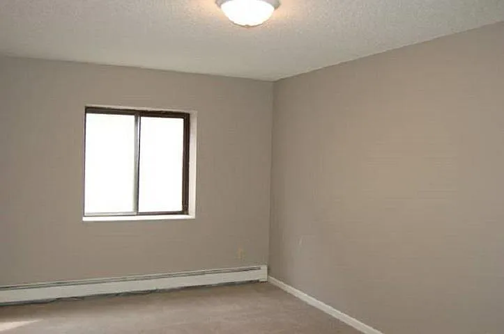 961 Miller Ave #8 — Photo 3