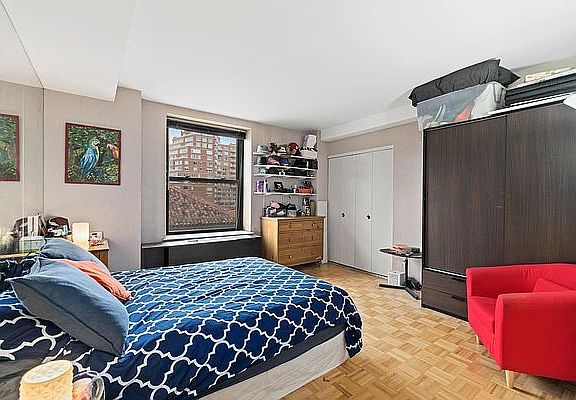 3rd image of 201 W 74th St APT 14G