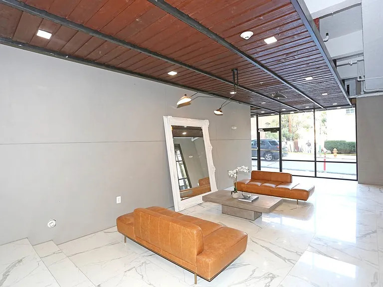 824 N Calvert St — Photo 13