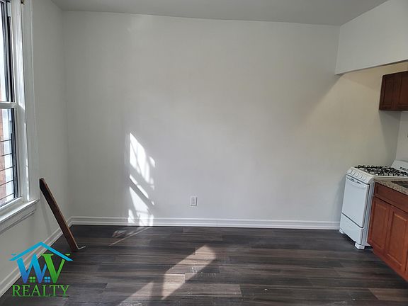 4th image of 1254 Morris Ave #1G
