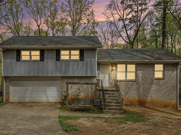 626 Mincey Ct, Stone Mountain, GA 30087