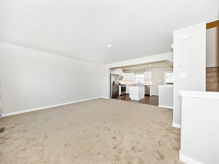62 Rhea Dr — Photo 6