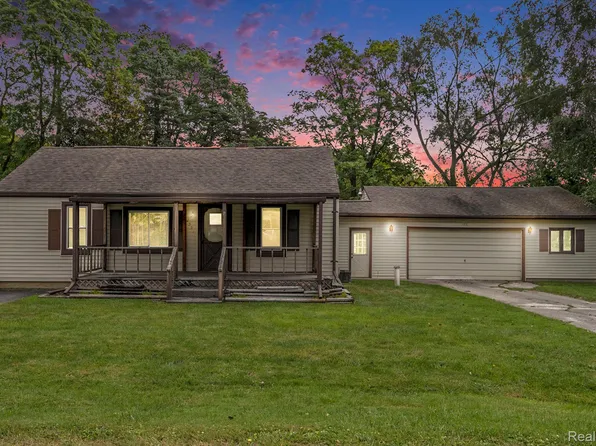 1551 Algonac Dr, Flint, MI 48532