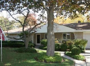 2319 Alta Vista Dr, Waukegan, IL 60087