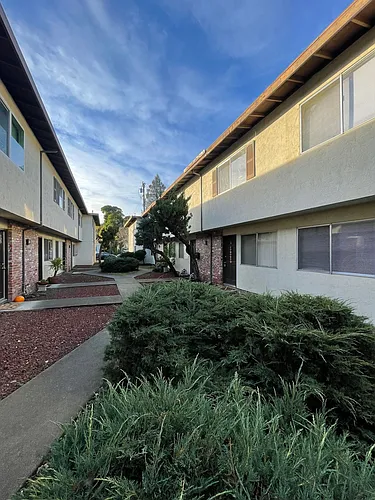 1112 Orchard Street Photo 1