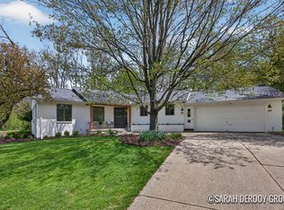 2606 Indian Ridge Dr NE, Grand Rapids, MI 49505