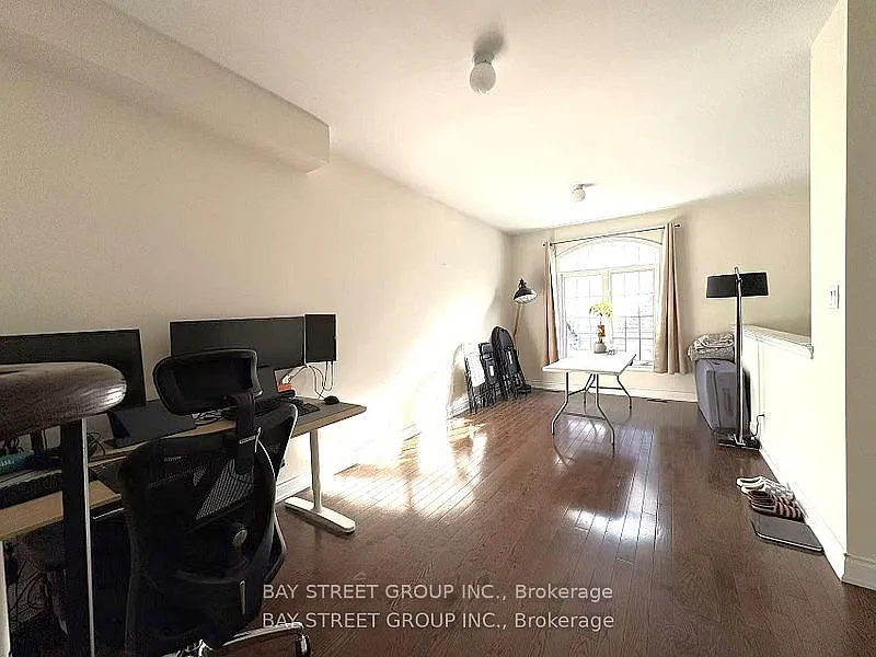 3 bed, $3,899 — Photo 2