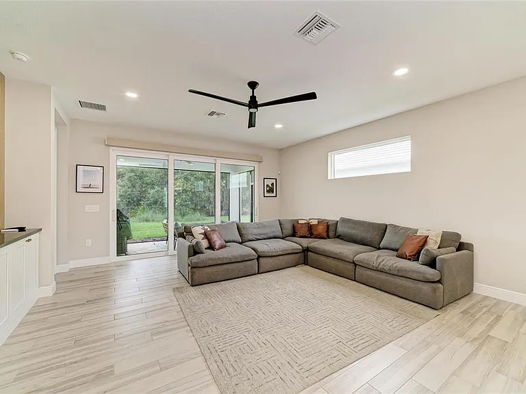 1079 Waterline Ct — Photo 22