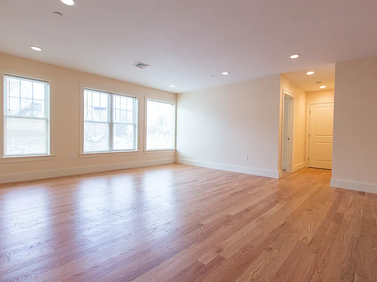 5165 Washington St #7 — Photo 6