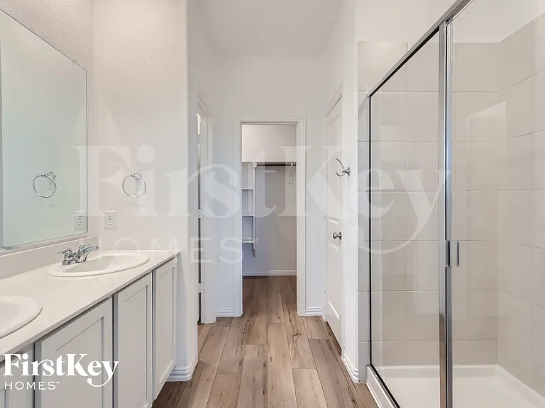212 Wyndemere Ln — Photo 15