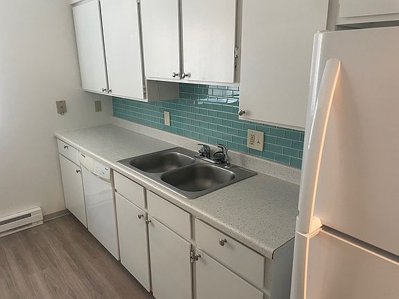 4th image of 3318 S Grand Blvd #10