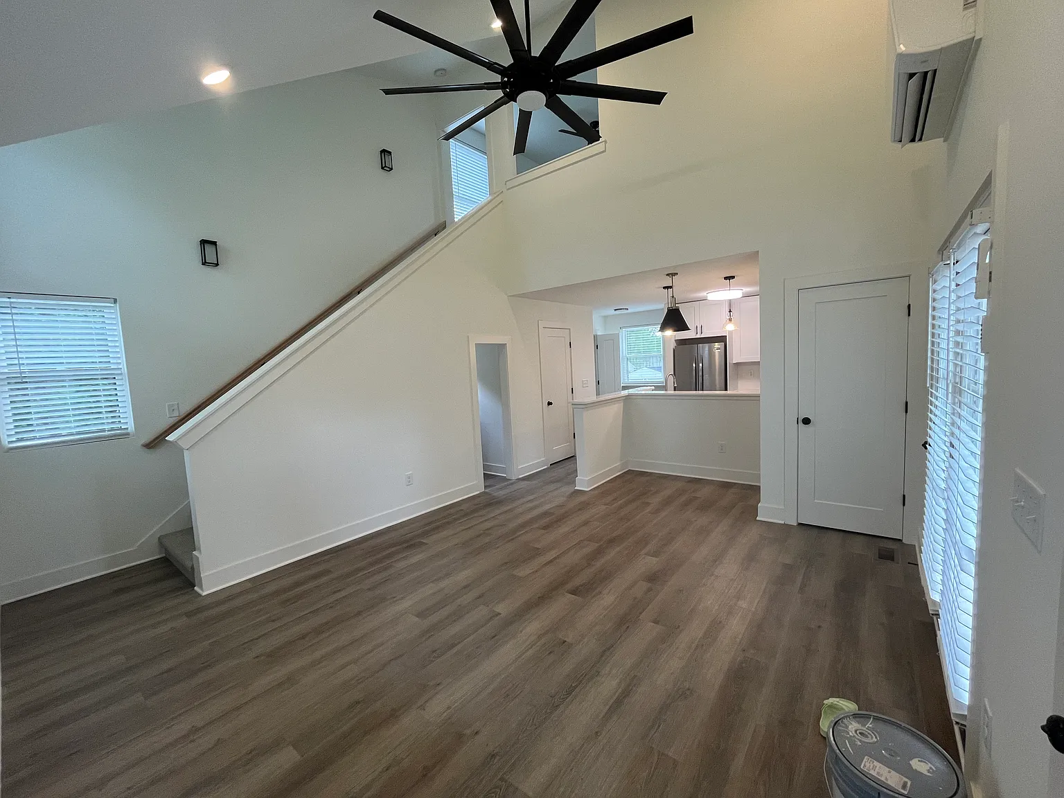 1 bed, 1.5 bath, 756 sqft, $1,800 — Photo 3