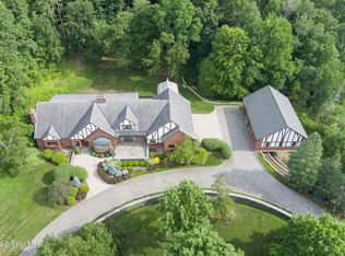 10 Covington Ct, Niskayuna, NY 12309