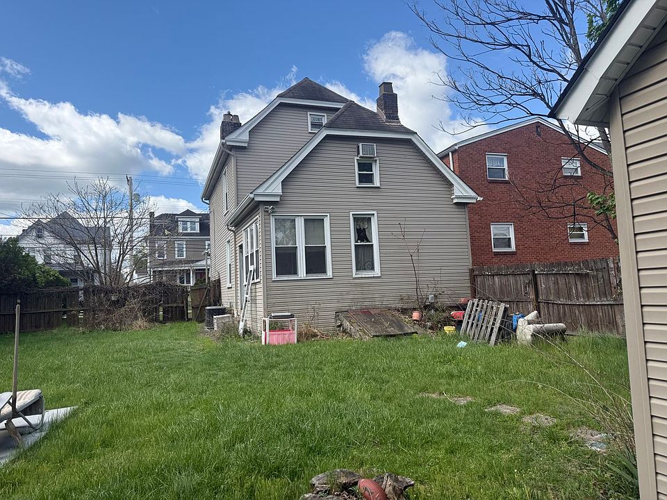 2nd image of 909 Fawcett Ave