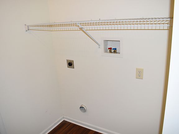 5th image of 2735 Roosevelt Dr