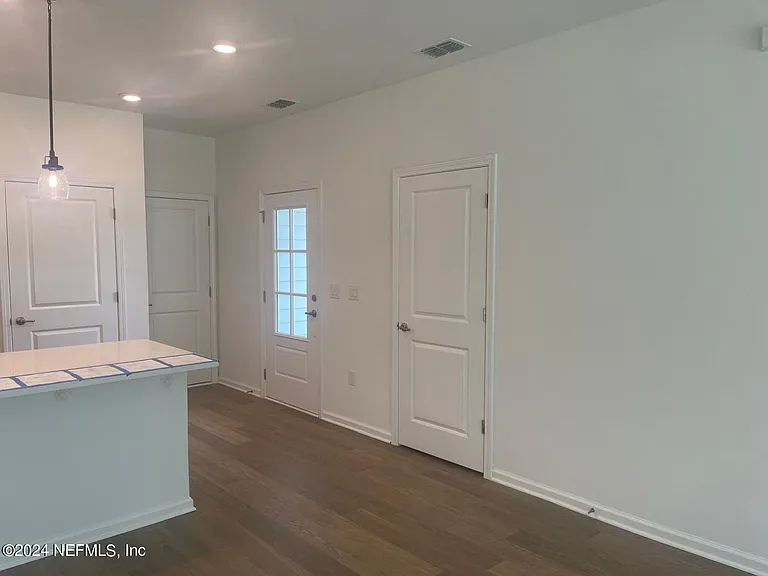 21 Mellowood Ln — Photo 5