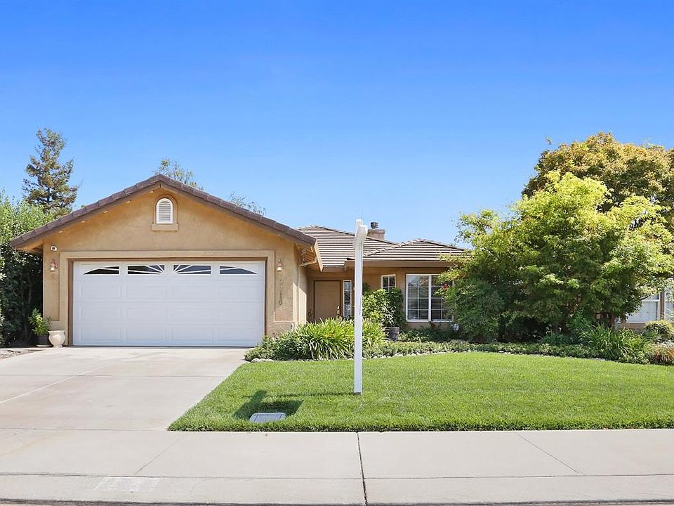 1st image of 2210 Fairchild Dr