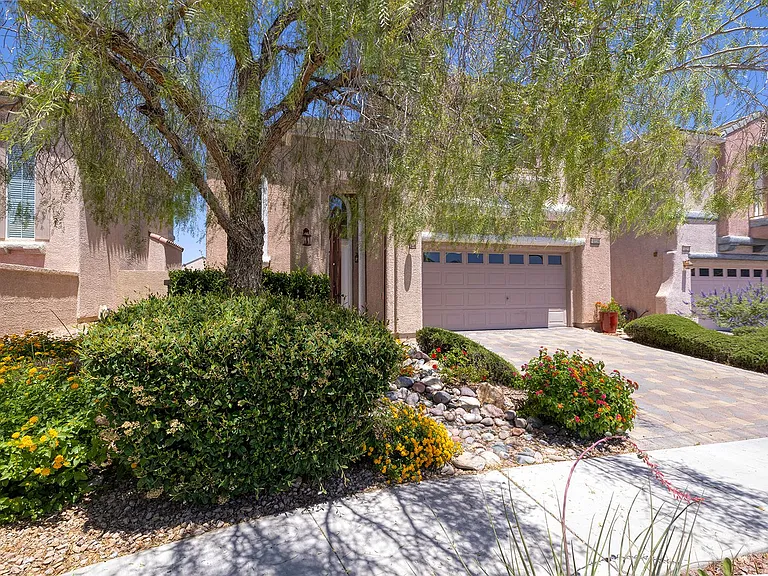 10226 Sourwood Ave — Photo 2