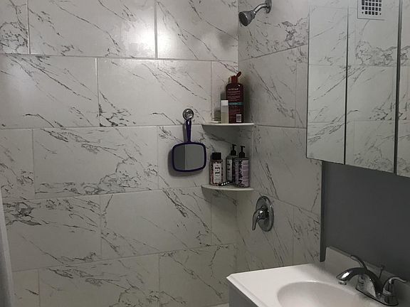 4th image of 3410 N Lake Shore Dr APT 15C