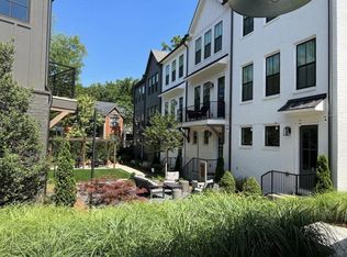 170 Chestnut Cir, Atlanta, GA 30342