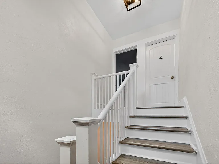 1201 Tallwood St #2 — Photo 9