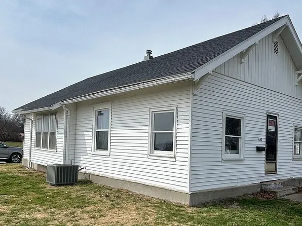 610 S Walnut St, Norborne, MO 64668