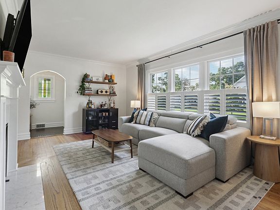 5th image of 850 Hillside Ave