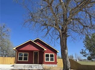 410 W Trinity St, Luling, TX 78648