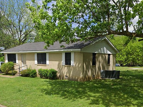 3rd image of 1204 Forrest Mann Cir