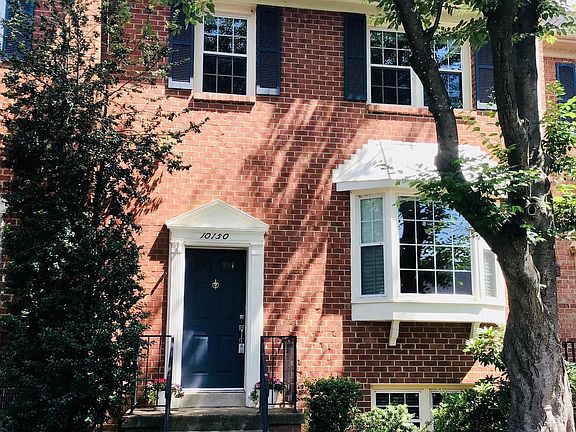 2nd image of 10150 Village Knolls Ct