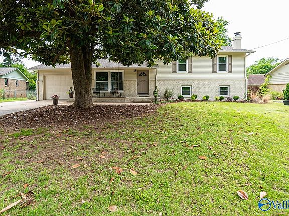 3rd image of 10006 Lily Flagg Cir SE