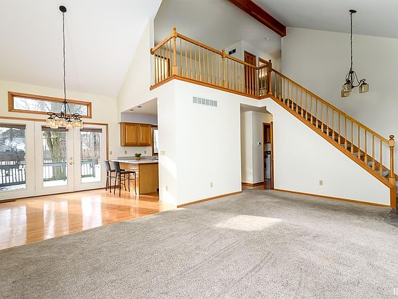 5th image of 8204 Meadow Hills Dr