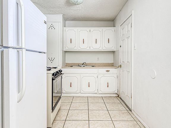 3rd image of 8940 Lawson St APT 4