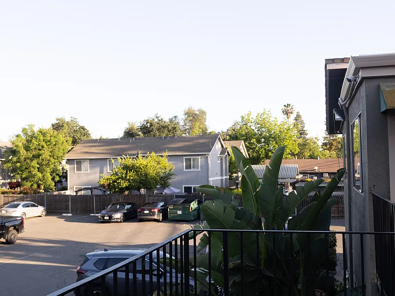 Walnut Manor — Photo 15