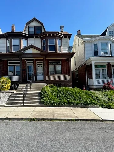 2342 Ellerslie St Photo 1