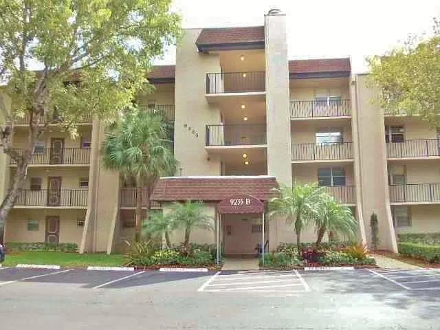 9235 Lagoon Pl #315