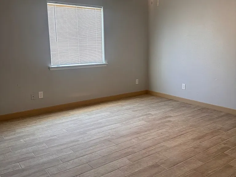 3874 E Ashlan Ave — Photo 11