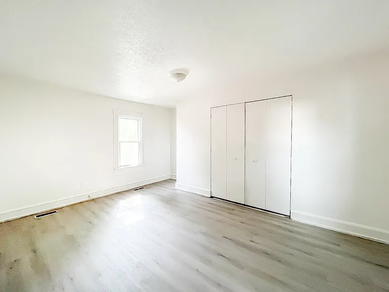 1005 Maplewood Ave — Photo 18