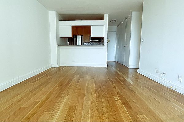 1st image of 424 W End Ave #401