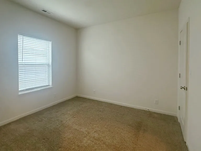 4792 Dobson Dr — Photo 3
